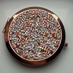 🪞Pocket mirror “sometimes you forget you’re awesome so this is your reminder”